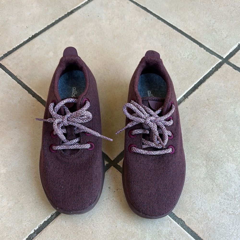 Like-new Allbirds wool runner